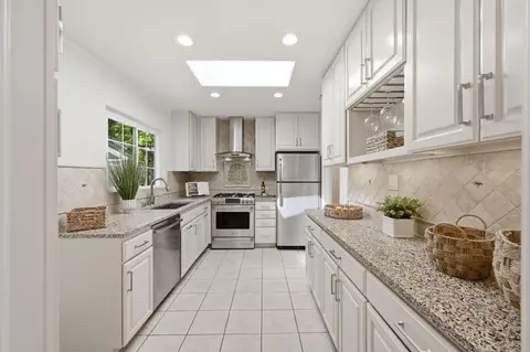 Kitchen - 190 E Middlefield Rd, Mountain View, CA 94043 photo 1 of 4