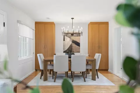 Dining - 190 E Middlefield Rd, Mountain View, CA 94043 photo 1 of 2
