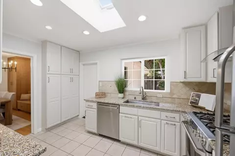 Kitchen - 190 E Middlefield Rd, Mountain View, CA 94043 photo 4 of 4