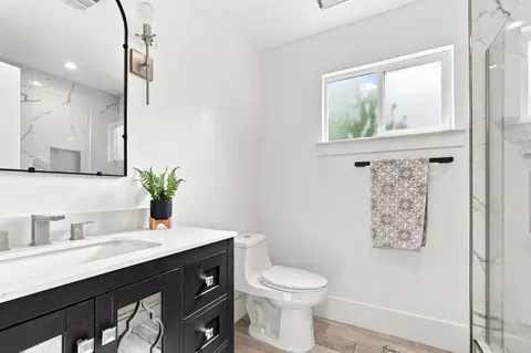 Bath - 1310 Cedar Ct, Gilroy, CA 95020 photo 2 of 2