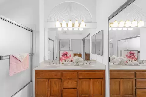 Bath - 1016 Gordon St, Milpitas, CA 95035 photo 4 of 4