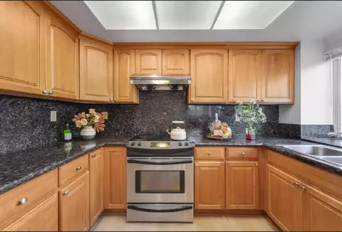 Kitchen - 1016 Gordon St, Milpitas, CA 95035 photo 5 of 10