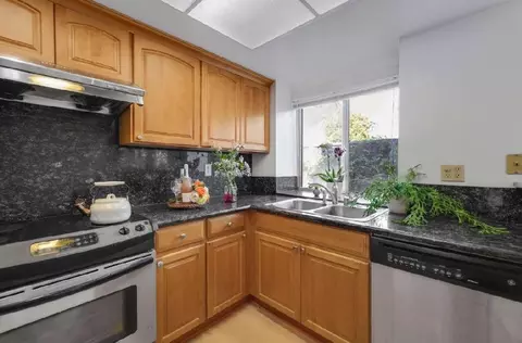 Kitchen - 1016 Gordon St, Milpitas, CA 95035 photo 4 of 10