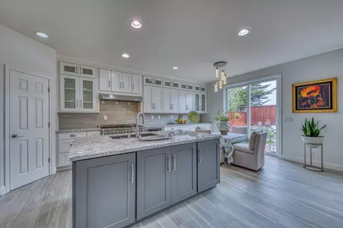 Kitchen - 4560 Peninsula Point Dr, Seaside, CA 93955 photo 1 of 5