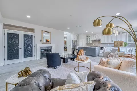 Living - 4560 Peninsula Point Dr, Seaside, CA 93955 photo 4 of 4
