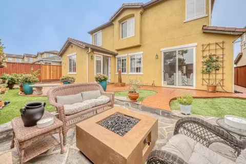 Exterior - 4560 Peninsula Point Dr, Seaside, CA 93955 photo 3 of 5
