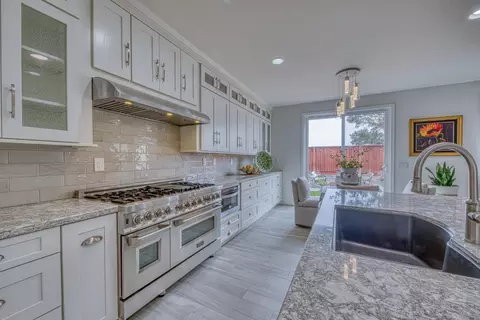 Kitchen - 4560 Peninsula Point Dr, Seaside, CA 93955 photo 5 of 5