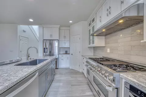 Kitchen - 4560 Peninsula Point Dr, Seaside, CA 93955 photo 3 of 5