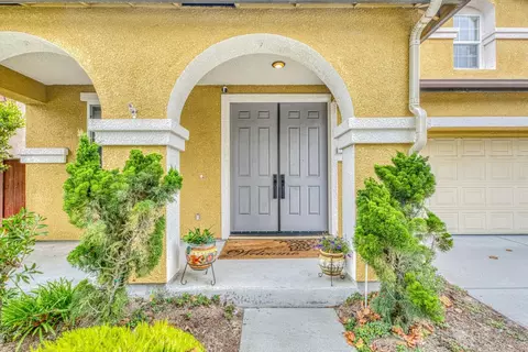 Entry Way - 4560 Peninsula Point Dr, Seaside, CA 93955 photo 1 of 3