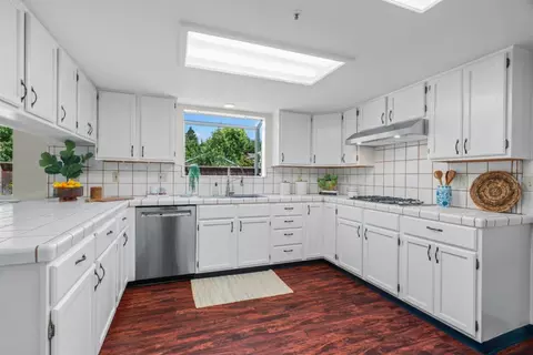 Kitchen - 2430 Camden Ct, Santa Cruz, CA 95065 photo 2 of 5