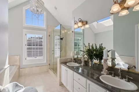 Bath - 220 Eagle Trace Dr, Half Moon Bay, CA 94019 photo 1 of 2