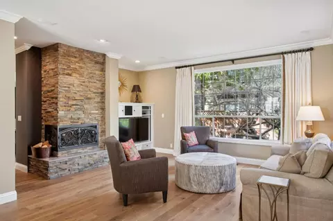 Living - 220 Eagle Trace Dr, Half Moon Bay, CA 94019 photo 4 of 5