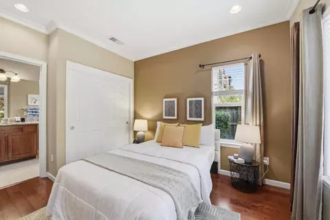 Bedroom - 2222 Raspberry Ln, Mountain View, CA 94043 photo 2 of 6