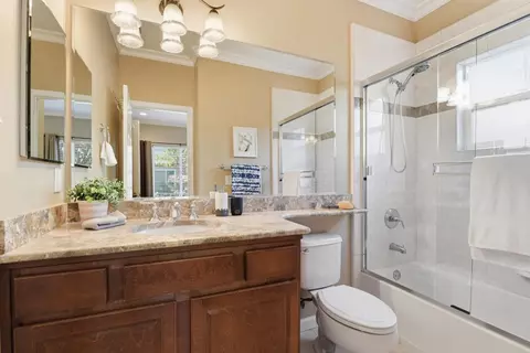 Bath - 2222 Raspberry Ln, Mountain View, CA 94043 photo 2 of 3
