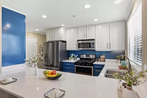 Kitchen - 2222 Raspberry Ln, Mountain View, CA 94043 photo 4 of 5