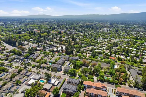 View/Area - 2222 Raspberry Ln, Mountain View, CA 94043 photo 5 of 13