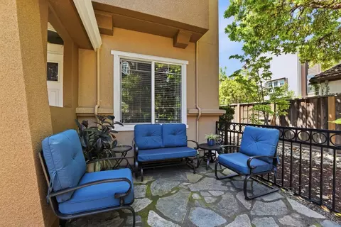 Exterior - 2222 Raspberry Ln, Mountain View, CA 94043 photo 2 of 7