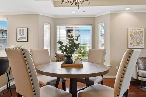 Dining - 2222 Raspberry Ln, Mountain View, CA 94043 photo 3 of 4