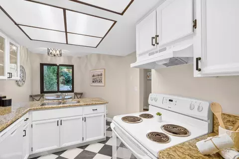 Kitchen - 3119 Erin Ln, Santa Cruz, CA 95065 photo 3 of 4
