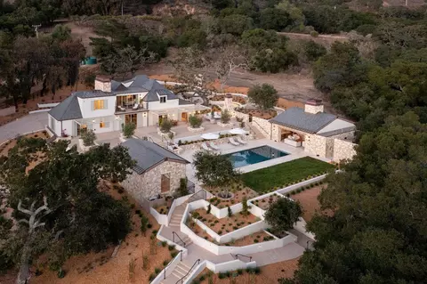 10 Encina Dr, Carmel Valley, CA 93924