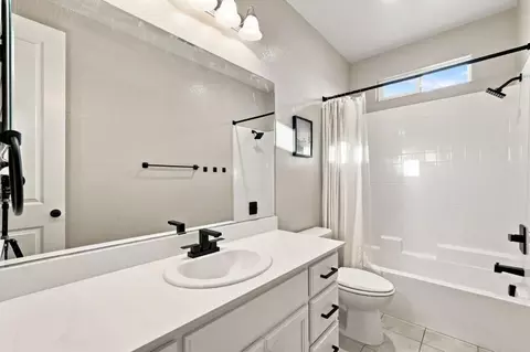 Bath - 839 Dunmore St, Oakley, CA 94561 photo 2 of 4