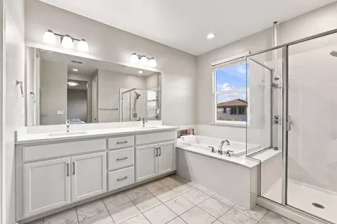 Bath - 839 Dunmore St, Oakley, CA 94561 photo 3 of 4