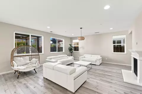 Living - 839 Dunmore St, Oakley, CA 94561 photo 1 of 4