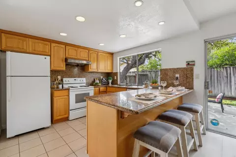 Kitchen - 190 Midwick Dr, Milpitas, CA 95035 photo 5 of 5