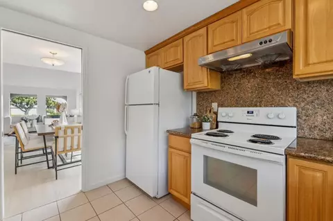 Kitchen - 190 Midwick Dr, Milpitas, CA 95035 photo 2 of 5