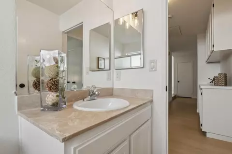 Bath - 190 Midwick Dr, Milpitas, CA 95035 photo 6 of 6