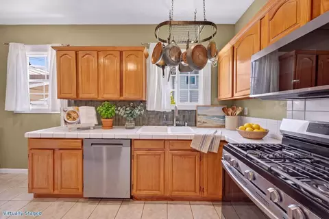 Kitchen - 2347 E 17th St, Oakland, CA 94601 photo 1 of 3