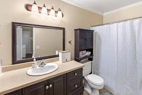 Bath - 19233 Creekside Ln, Salinas, CA 93908 photo 1 of 4