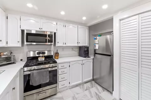 Kitchen - 19233 Creekside Ln, Salinas, CA 93908 photo 3 of 4