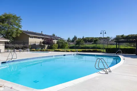 Exterior - 19233 Creekside Ln, Salinas, CA 93908 photo 6 of 8