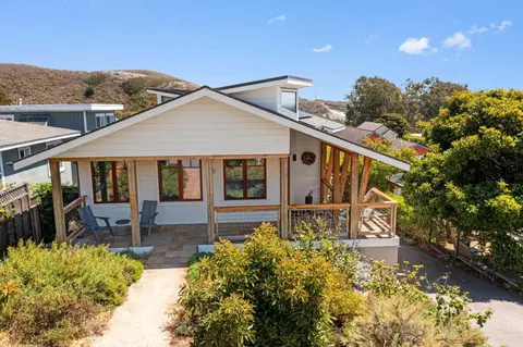 60 Center St, Davenport, CA 95017