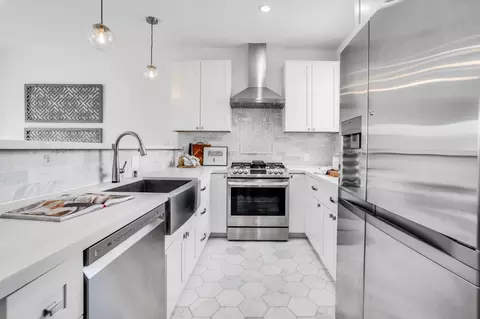 Kitchen - 619 Naples St, San Francisco, CA 94112 photo 3 of 3
