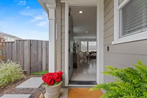 Entry Way - 2760 Moonshell Ln, Marina, CA 93933 photo 2 of 9