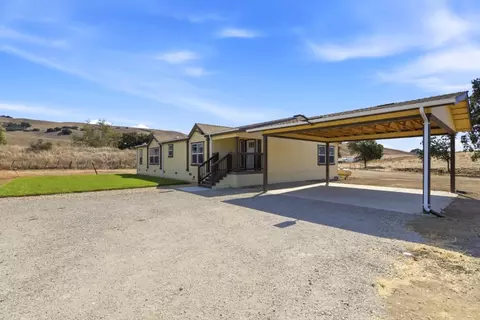 Exterior - 4000 Prunedale Ave, Gilroy, CA 95020 photo 2 of 4