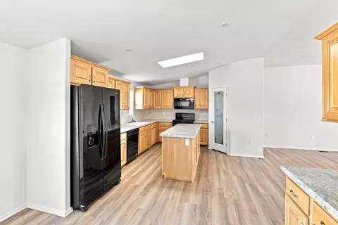 Kitchen - 4000 Prunedale Ave, Gilroy, CA 95020 photo 7 of 7