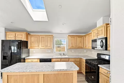 Kitchen - 4000 Prunedale Ave, Gilroy, CA 95020 photo 2 of 7