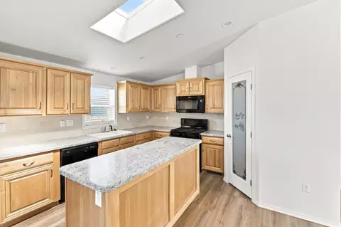 Kitchen - 4000 Prunedale Ave, Gilroy, CA 95020 photo 3 of 7