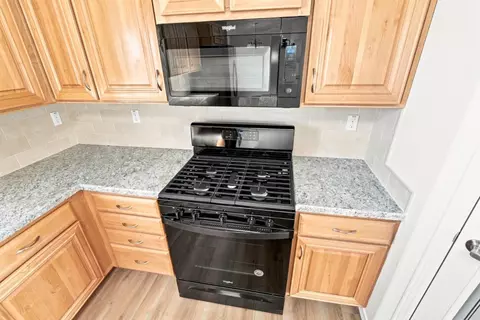 Kitchen - 4000 Prunedale Ave, Gilroy, CA 95020 photo 5 of 7