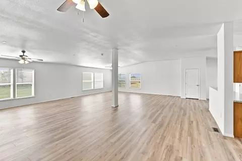 Living - 4000 Prunedale Ave, Gilroy, CA 95020 photo 4 of 5