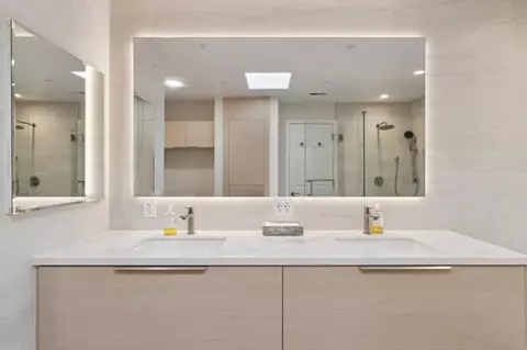 Bath - 61 Lloyden Dr, Atherton, CA 94027 photo 4 of 12