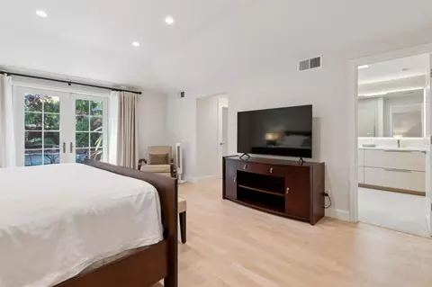 Bedroom - 61 Lloyden Dr, Atherton, CA 94027 photo 3 of 11