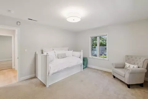 Bedroom - 61 Lloyden Dr, Atherton, CA 94027 photo 6 of 11