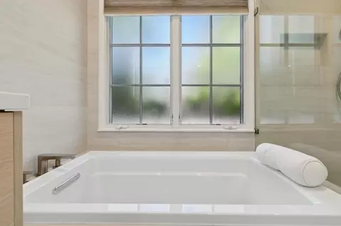 Bath - 61 Lloyden Dr, Atherton, CA 94027 photo 6 of 12