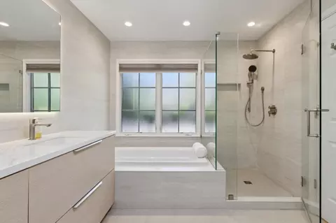 Bath - 61 Lloyden Dr, Atherton, CA 94027 photo 2 of 12