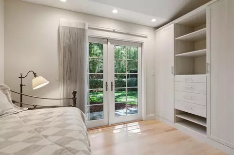 Bedroom - 61 Lloyden Dr, Atherton, CA 94027 photo 5 of 11