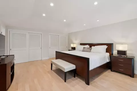 Bedroom - 61 Lloyden Dr, Atherton, CA 94027 photo 1 of 11
